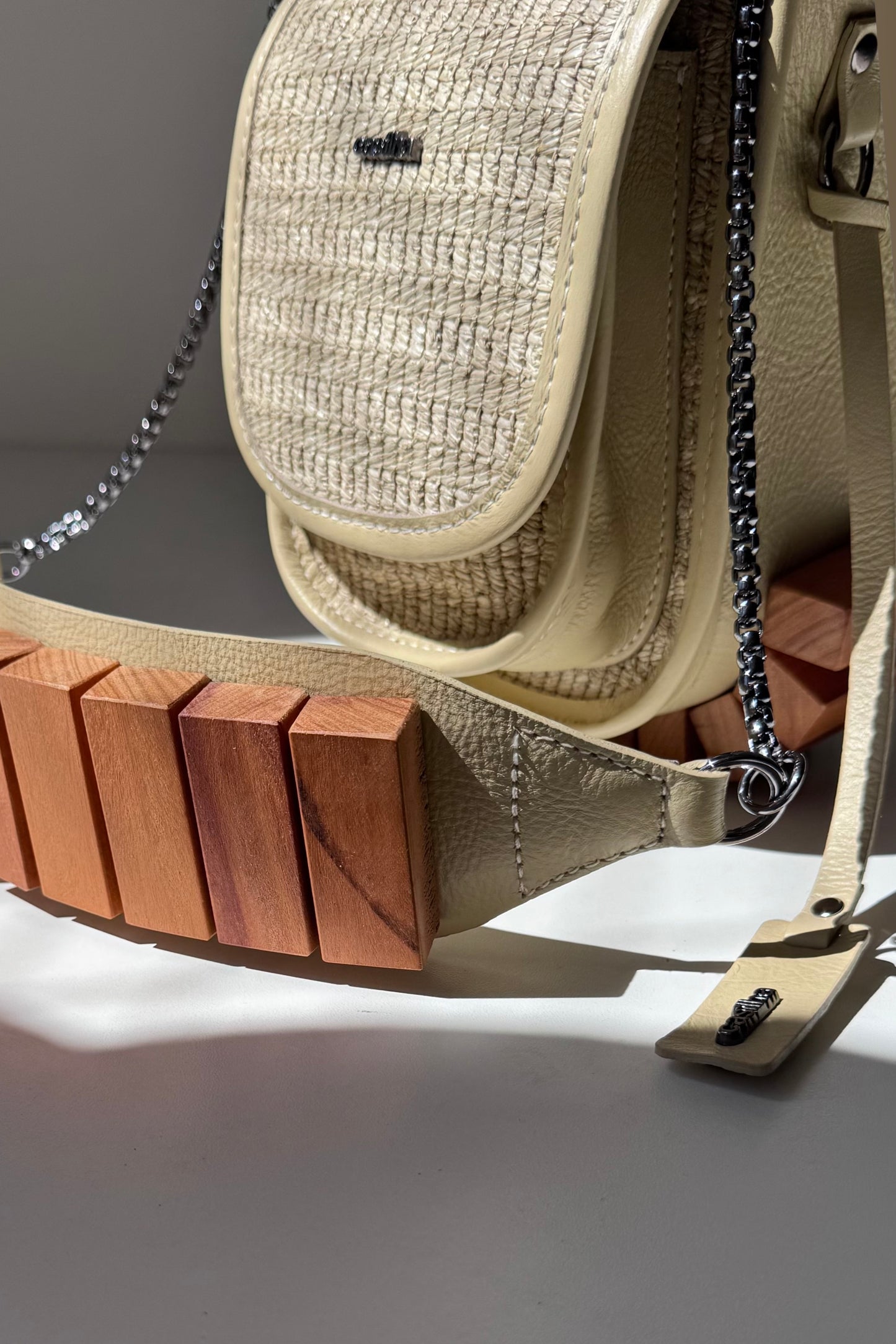 BOLSA RESTINGA NANO - ráfia e cereal