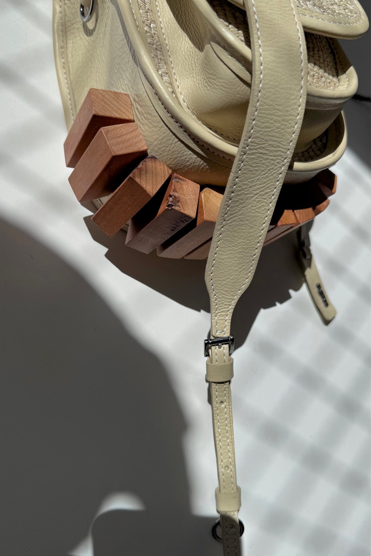 BOLSA RESTINGA NANO - ráfia e cereal