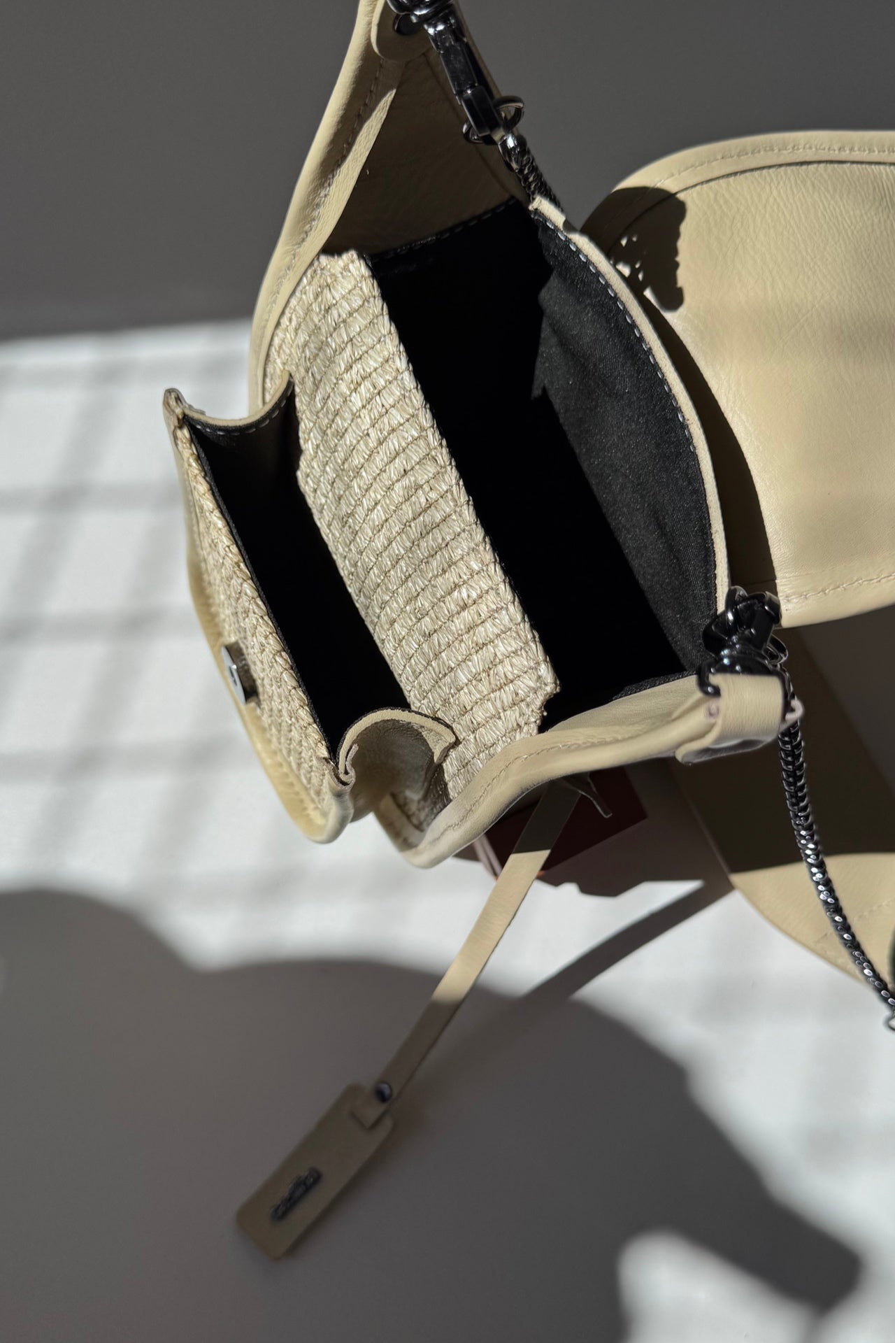 BOLSA RESTINGA NANO - ráfia e cereal