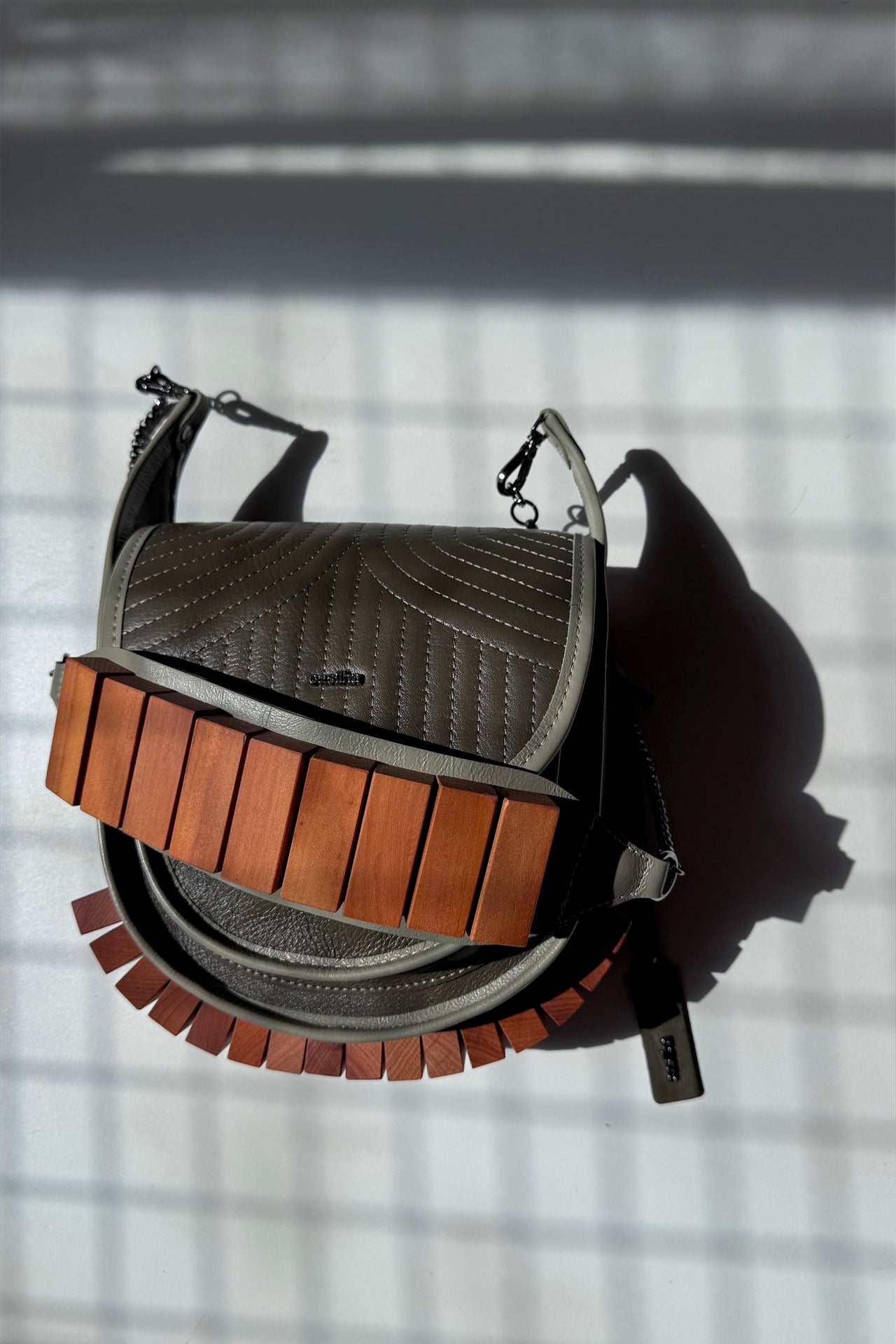 BOLSA RESTINGA - couro aspen e army