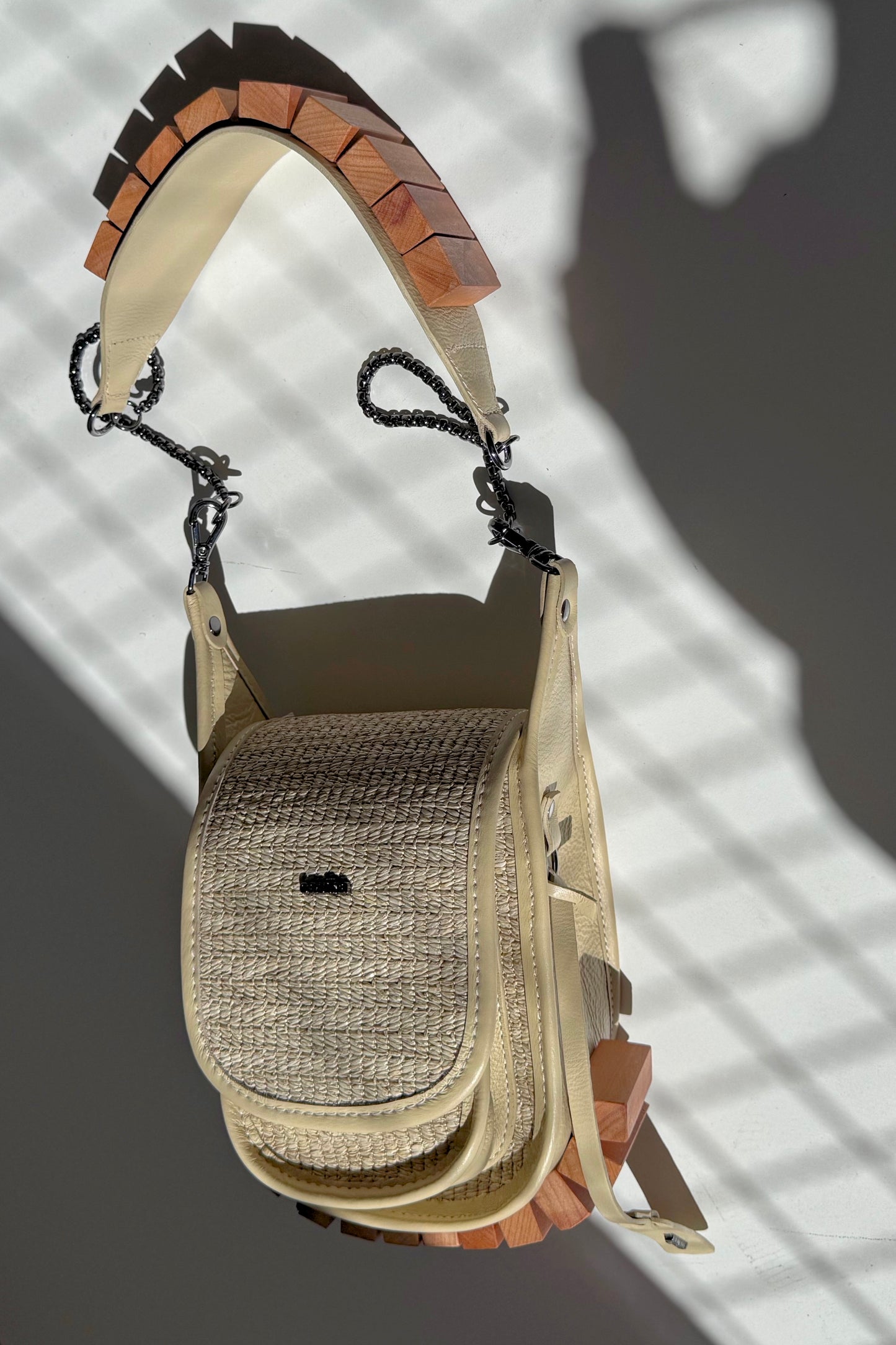 BOLSA RESTINGA NANO - ráfia e cereal