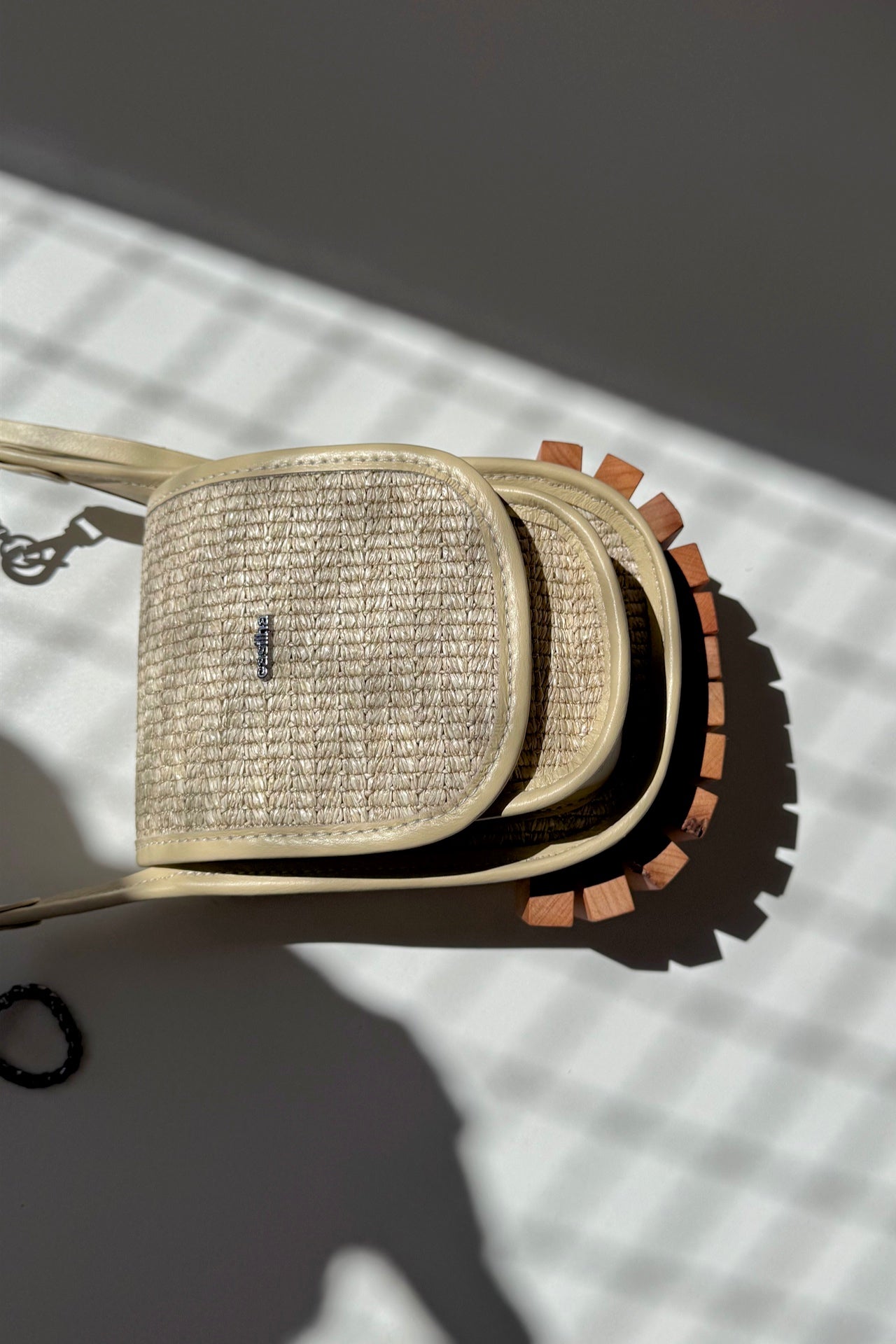 BOLSA RESTINGA NANO - ráfia e cereal