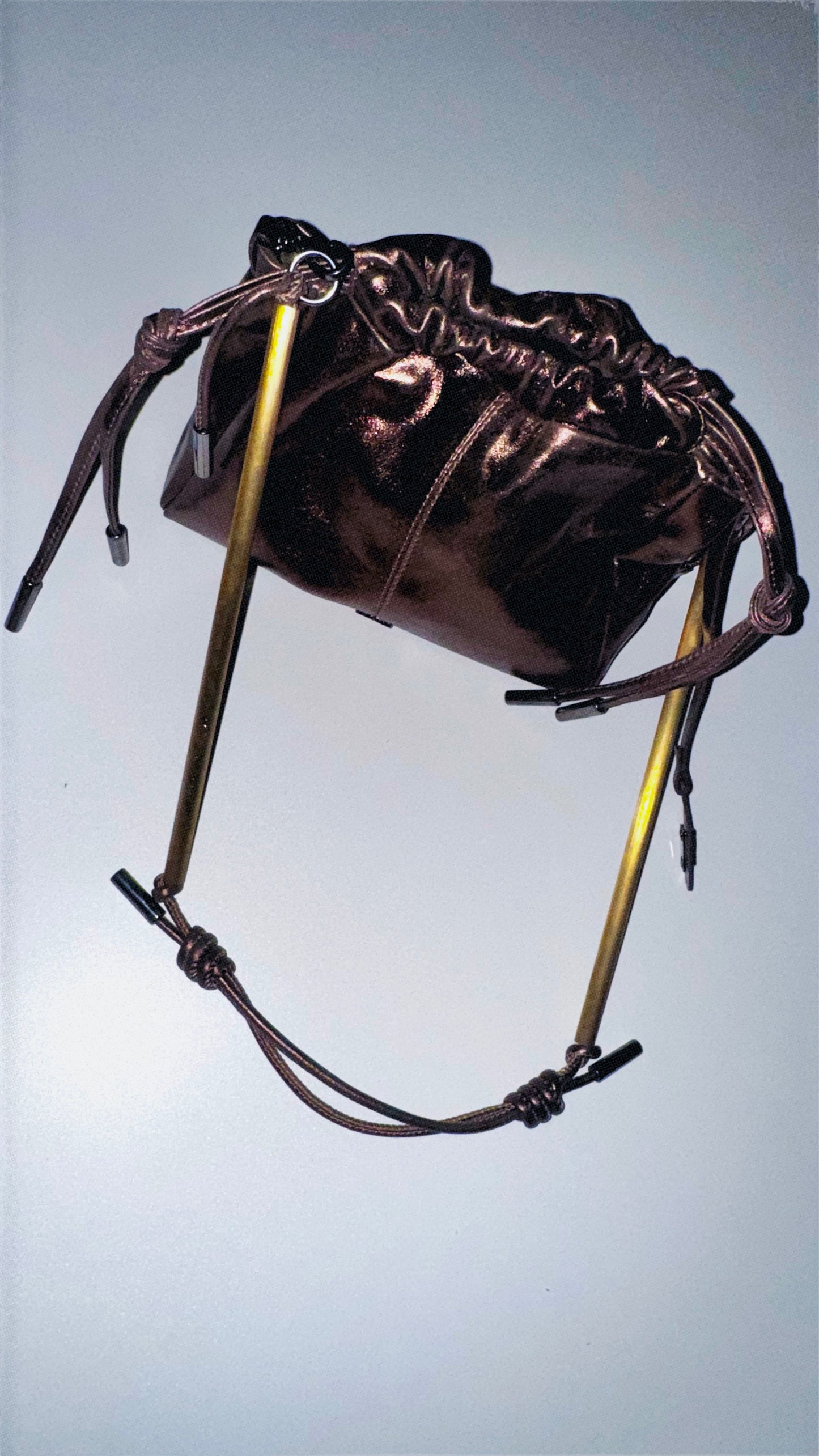 BOLSA OBRA MINI HASTE - marrom metalizado