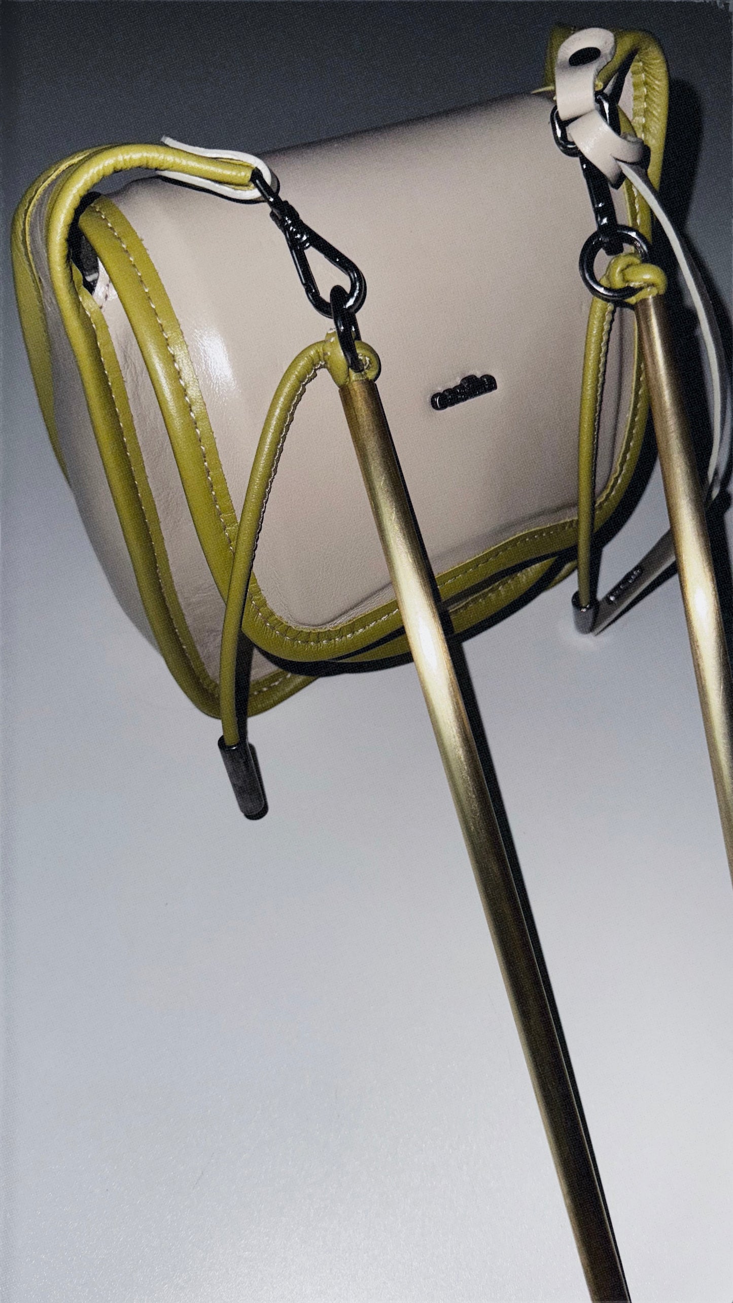 BOLSA CURVA - areia e pistache