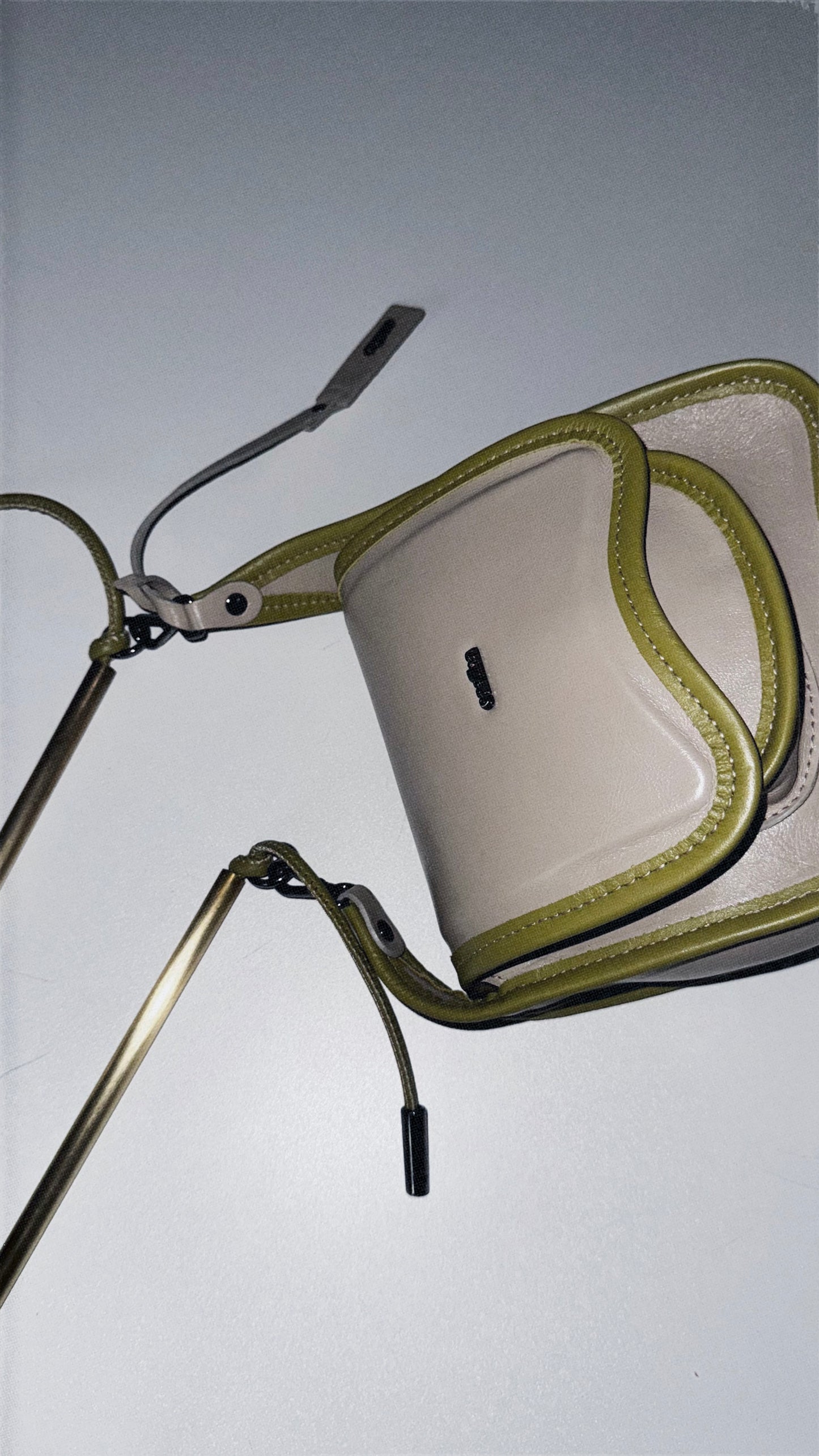 BOLSA CURVA - areia e pistache