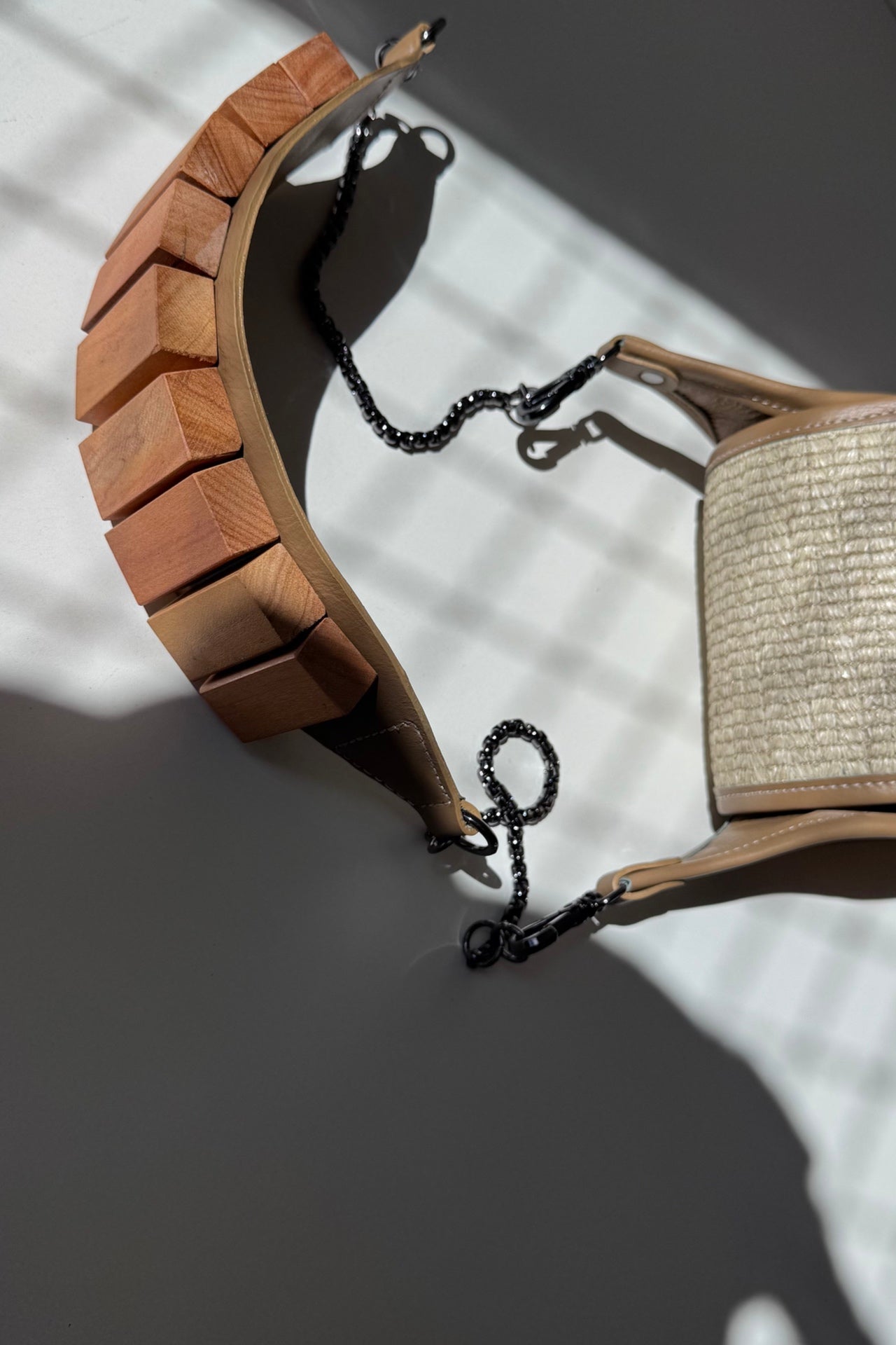 BOLSA RESTINGA NANO - ráfia e oliva