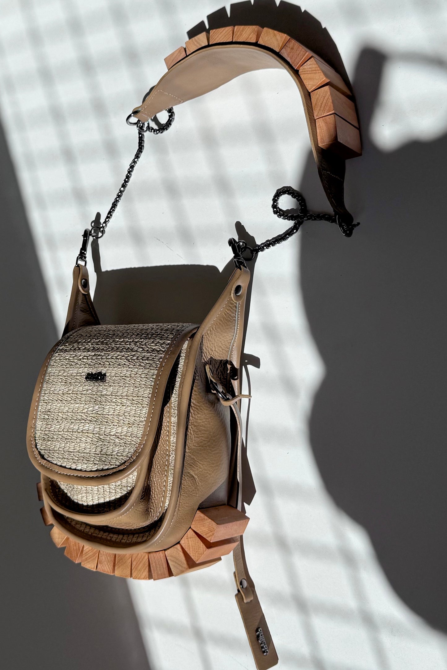 BOLSA RESTINGA NANO - ráfia e oliva