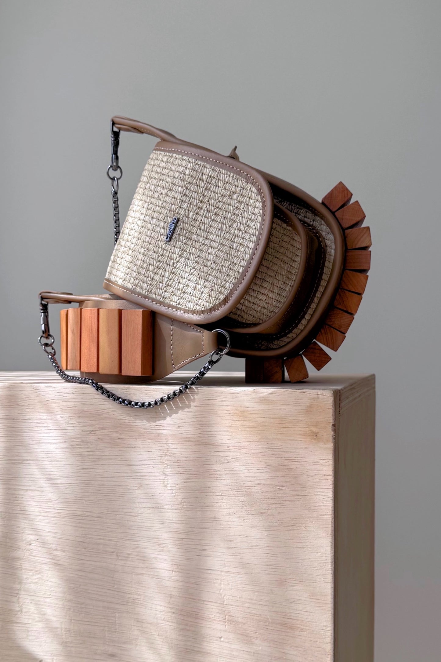 BOLSA RESTINGA NANO - ráfia e oliva