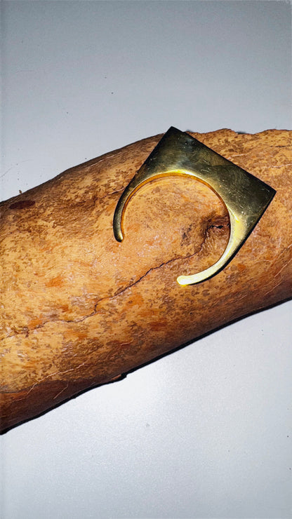 BRACELETE ÂNGULO - latão