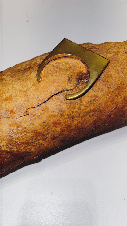 BRACELETE ÂNGULO - latão