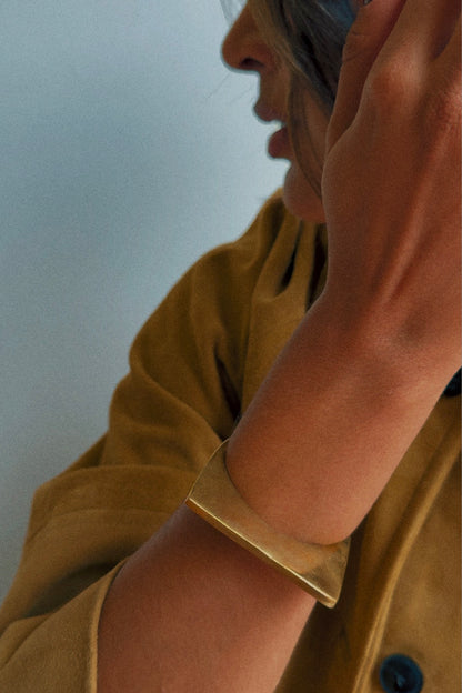 BRACELETE ÂNGULO - latão